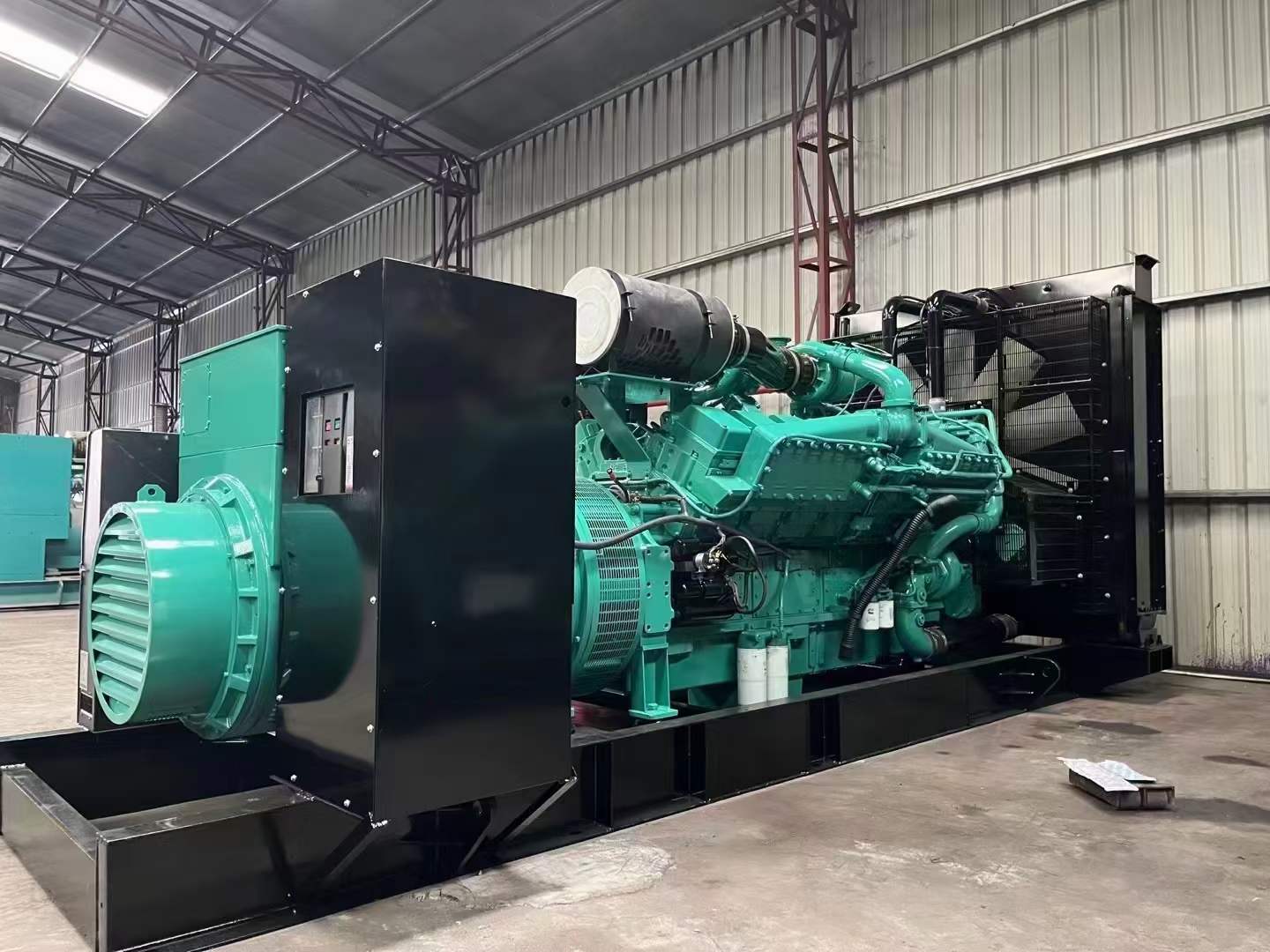 贵定如何降低 800kW 柴油发电机输出电流的波动？
